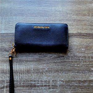 Michael Kors wallet wristlet (NWOT)